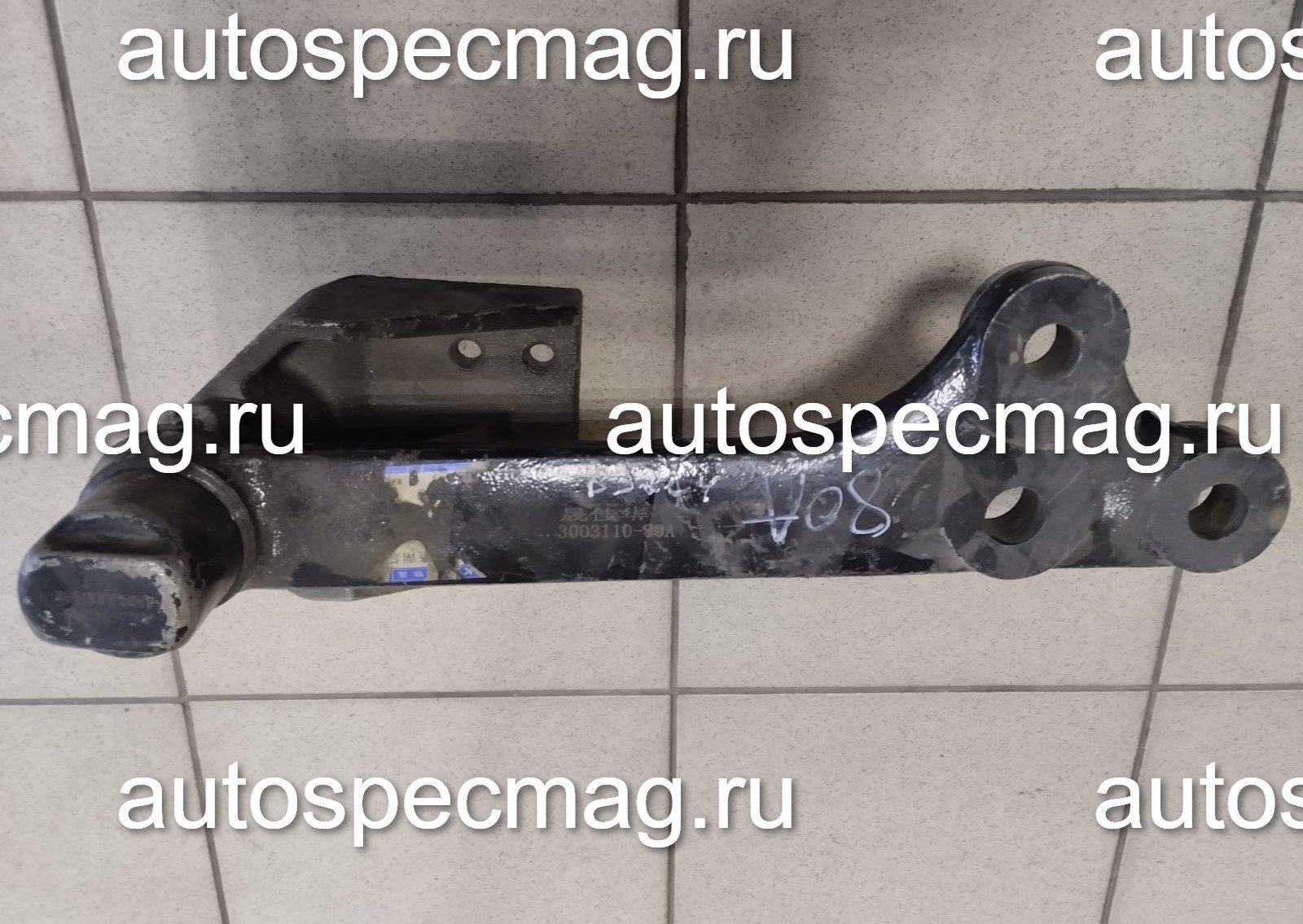 Сошка рулевая с кронштейном в сборе J6 8x4 (3312, 3310)